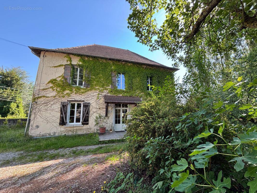 Maison à DOLOMIEU