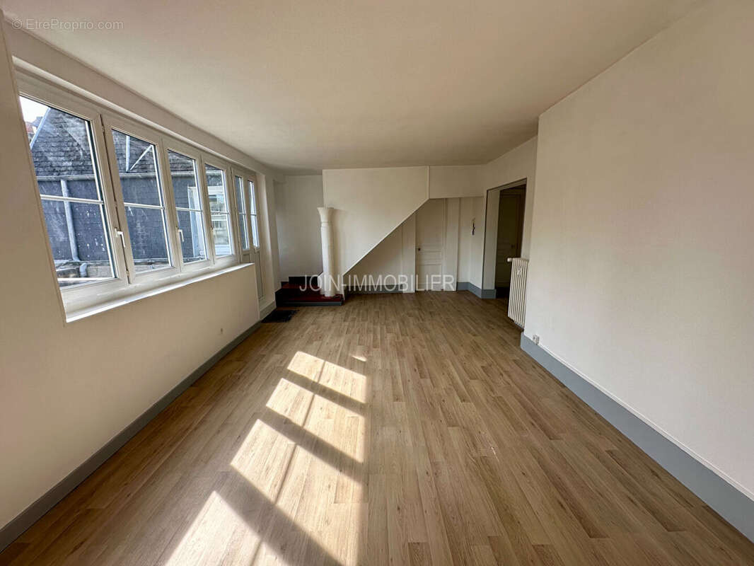Appartement de caractère 4 pièces avec terrasse - Centre-ville de Dieppe - photo 2