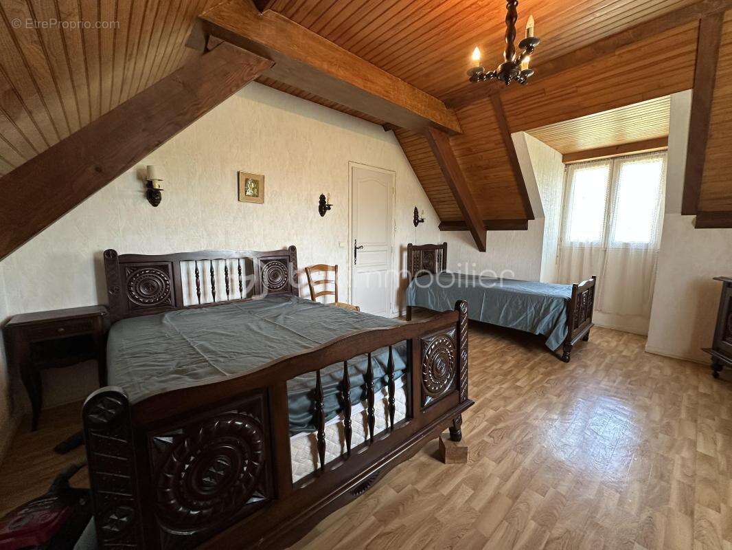En exclusivité maison de 116 m2 5 pièces, terrain de 2530 m2  dans un endroit proche de PAU - photo 10
