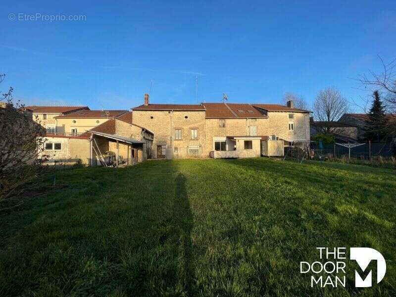Maison à DOULAINCOURT-SAUCOURT