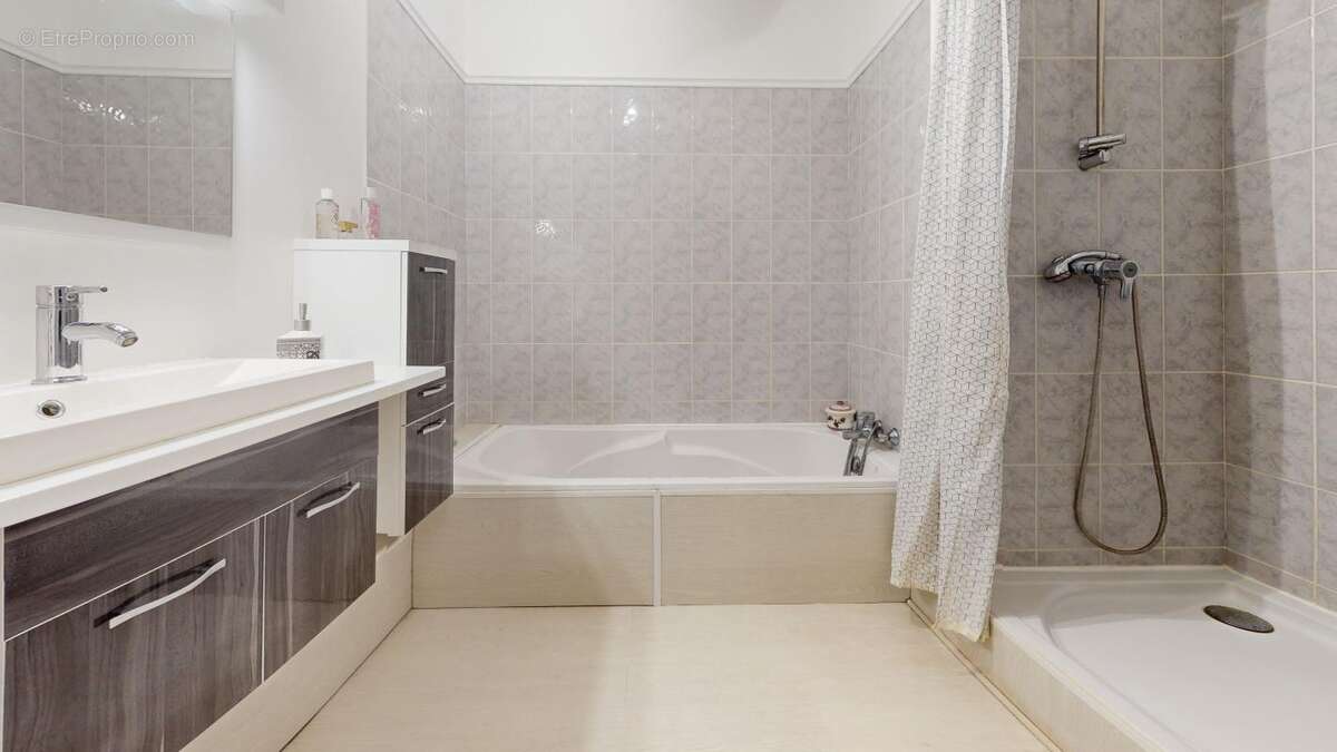 Appartement à TASSIN-LA-DEMI-LUNE