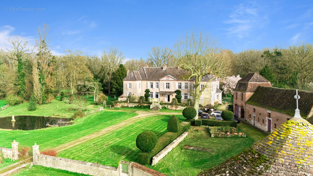 Maison à SAINT-GERVAIS-EN-VALLIERE