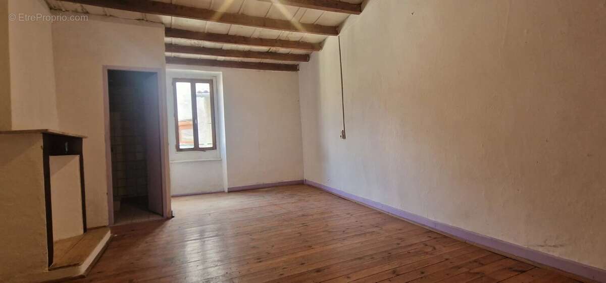 Maison de ville à rénover – beau potentiel avec vue sur le Glandasse - photo 3