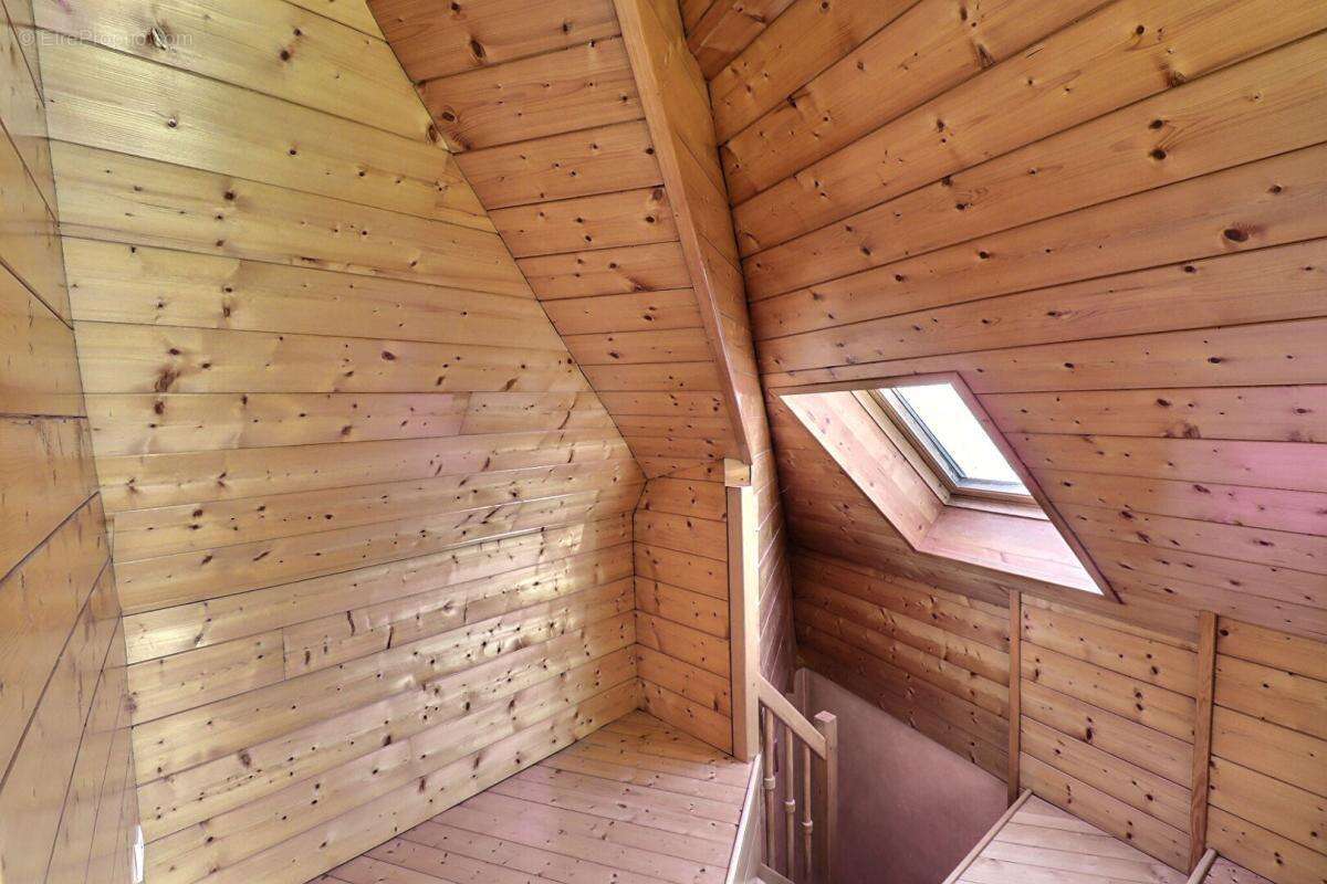 Maison de village 5P 139 m² avec sous-sol et dépendance La Chavanne (73800) - photo 13