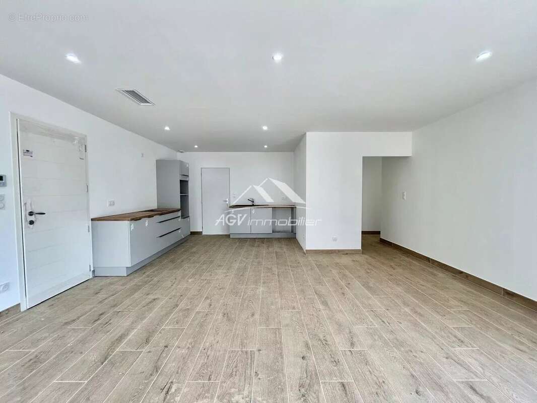 Maison à SAINT-MARTIN-DE-VALGALGUES