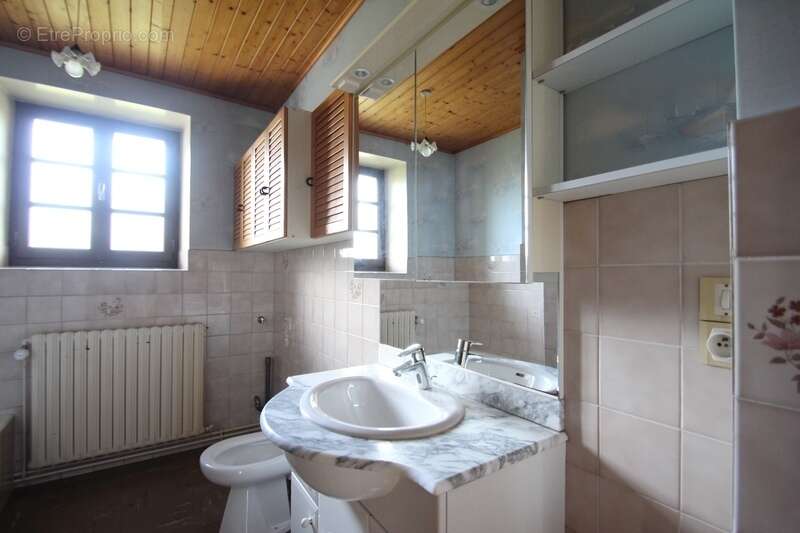 À vendre Thones Appartement 5 pièces à rénover plus plateau à aménager - photo 11