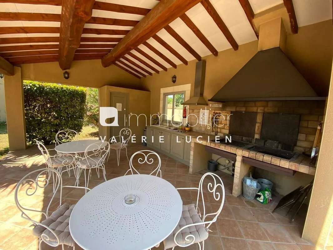 Appartement lumineux avec vue sur la piscine dans une résidence sécurisée - photo 12