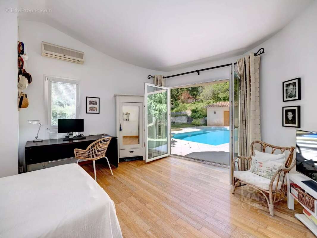 VALBONNE – une vraie maison de famille aux portes du village - photo 6