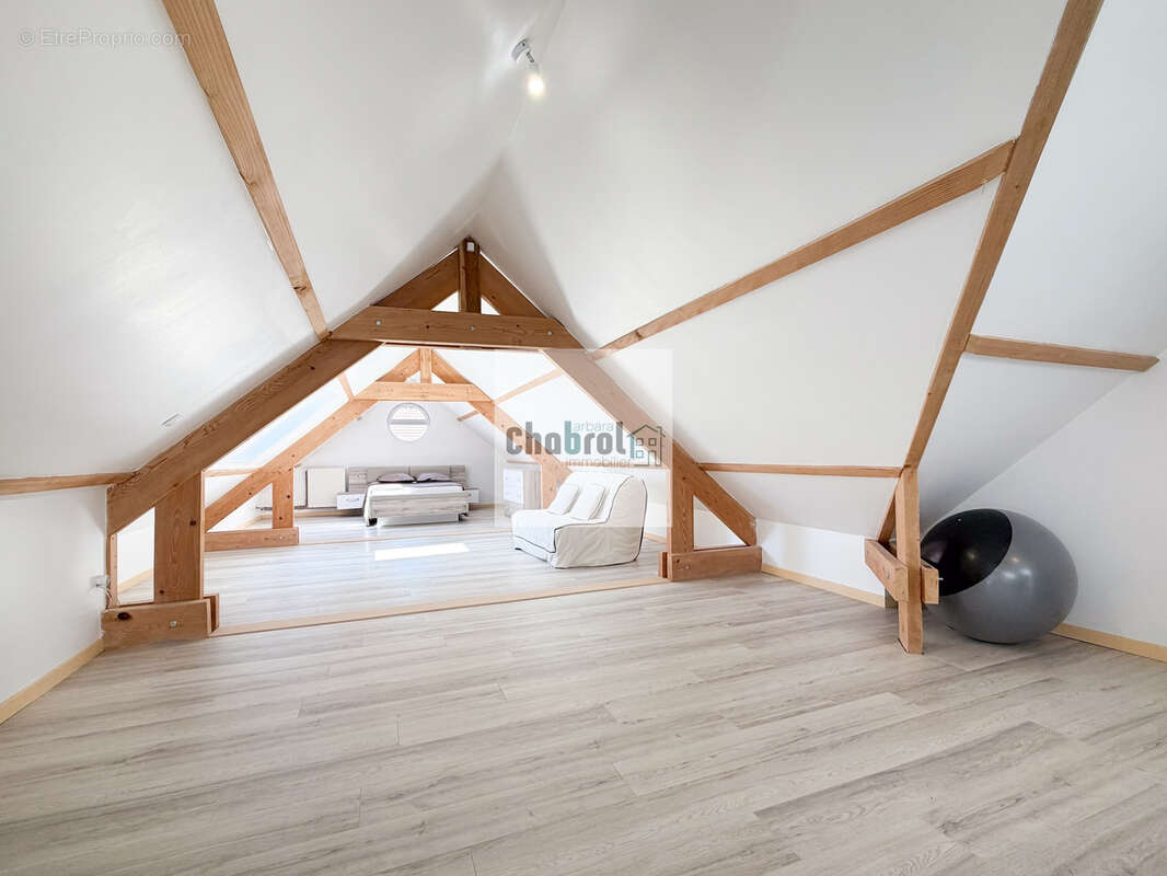 Maison à VERNEUIL-EN-HALATTE