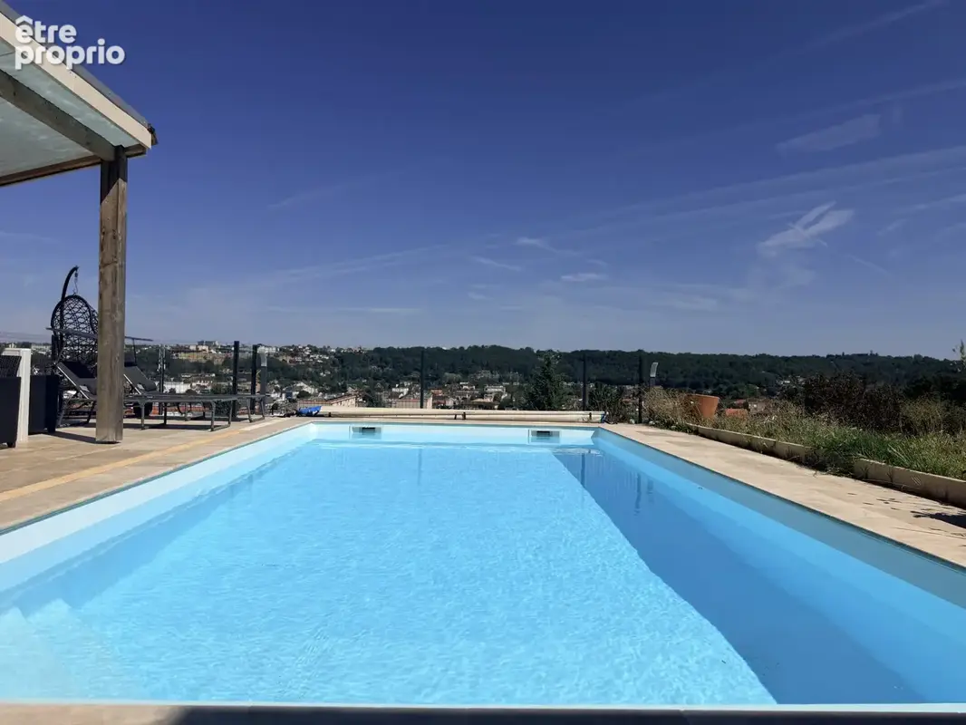Maison 7 pièces de 164 m2 avec un grand garage et une piscine. - photo 16