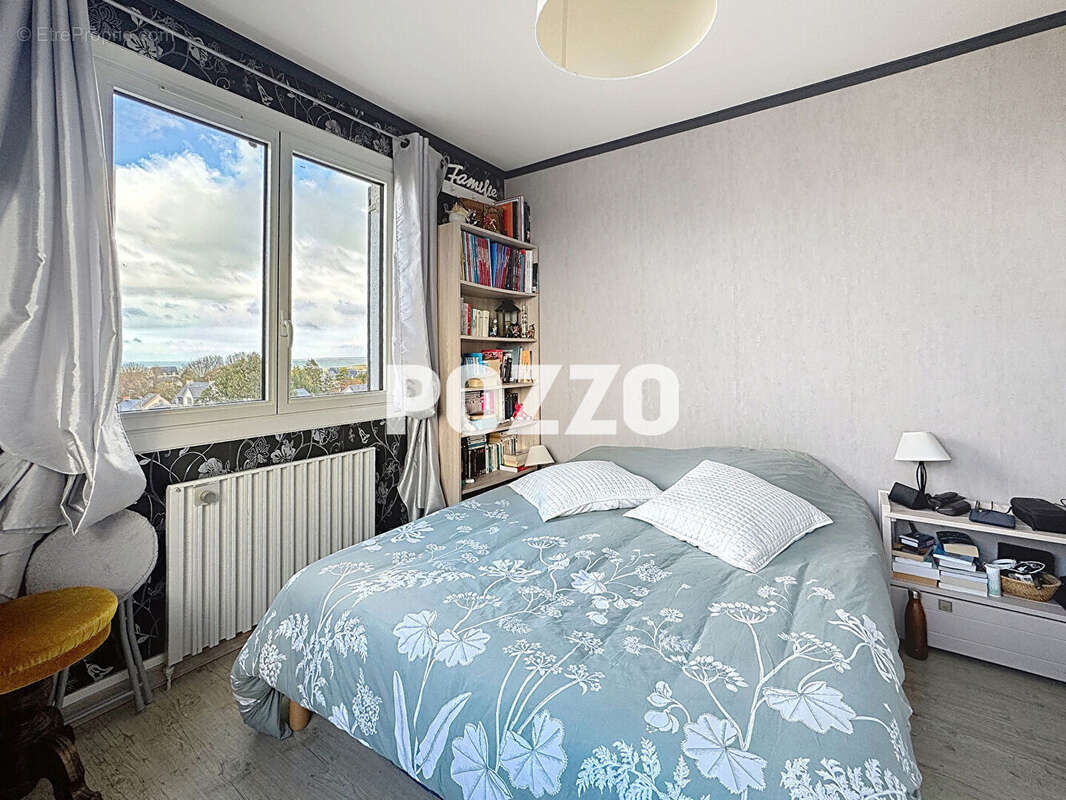 Appartement à DONVILLE-LES-BAINS