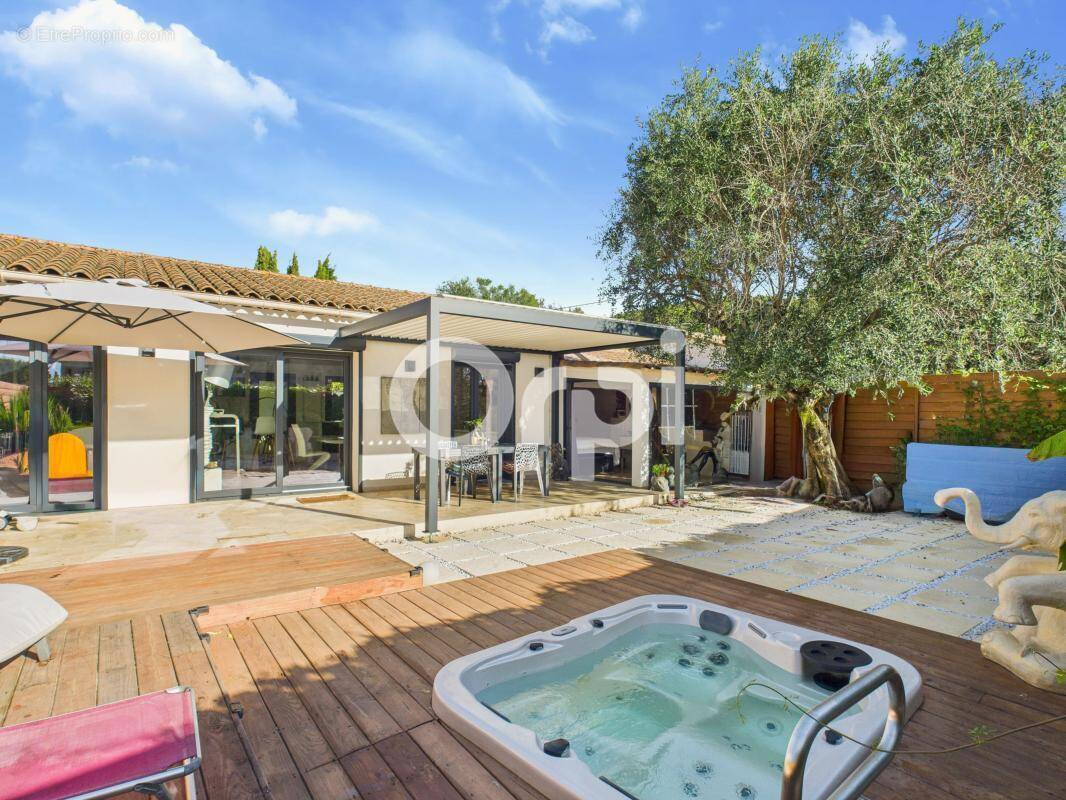 Maison à TOURRETTES