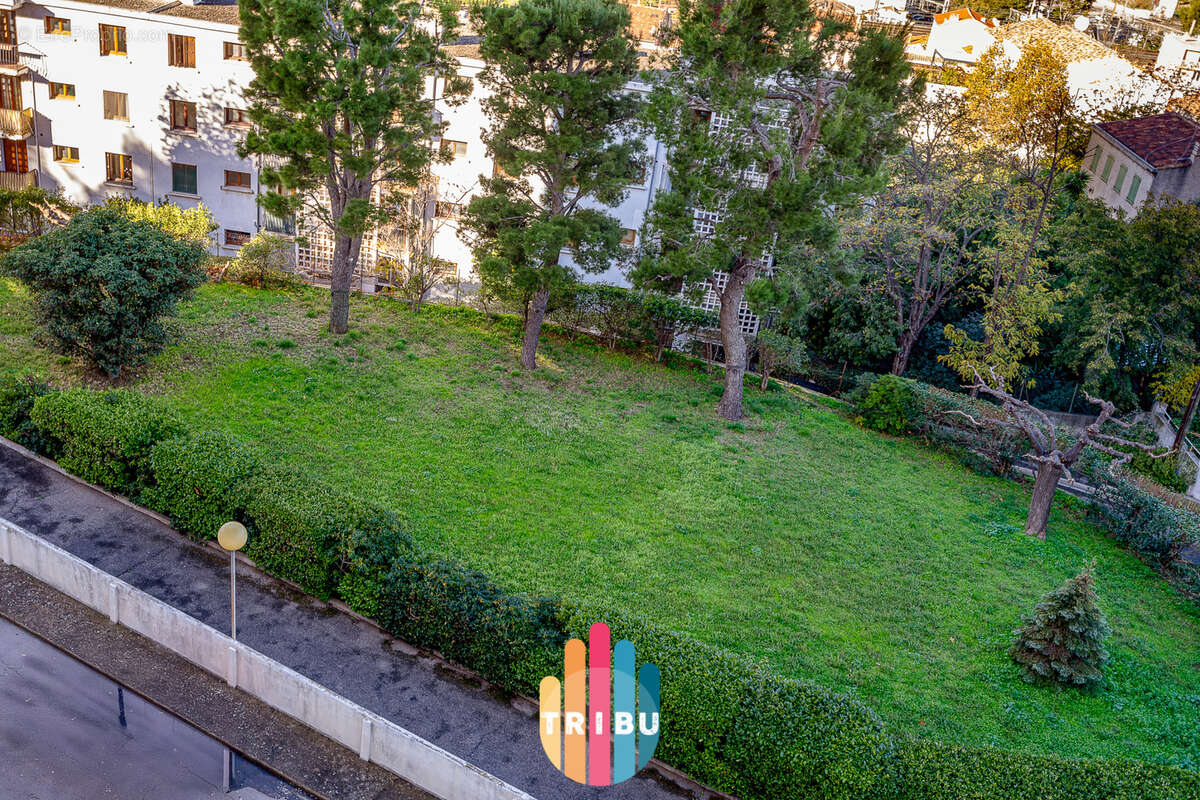 Appartement à MARSEILLE-4E