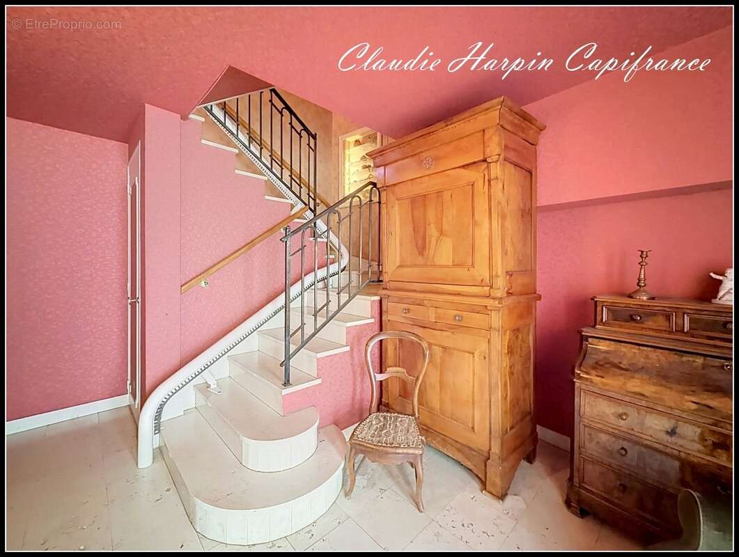 Maison à vendre 5 pièces PARTHENAY (79) - Parcelle d'environ 350 m², surf habit : 145 m² + plus diverses pièces utiliaires et ga - photo 15