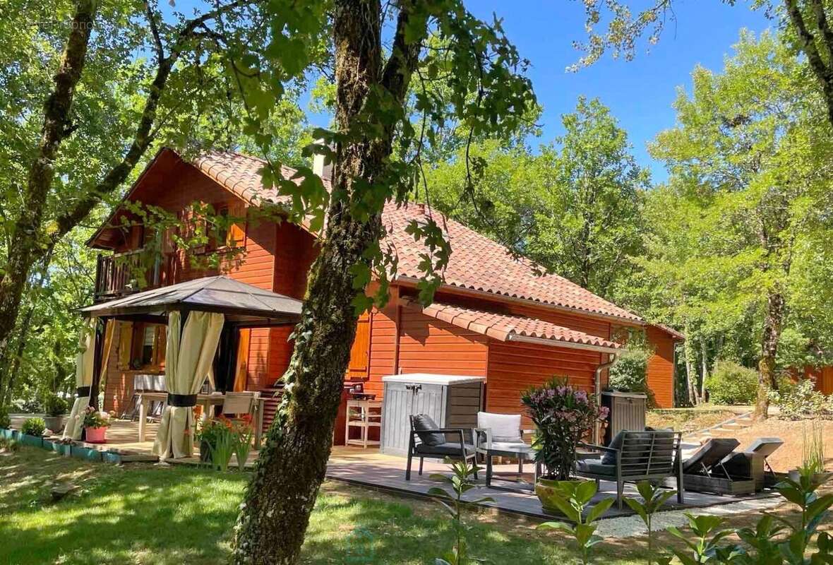 Maison à LACHAPELLE-AUZAC