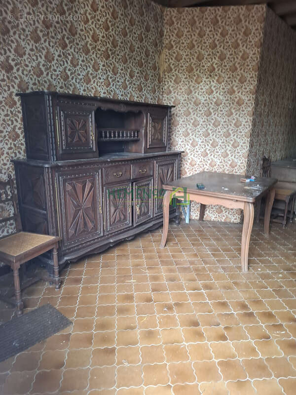 Maison à BUSSUNARITS-SARRASQUETTE