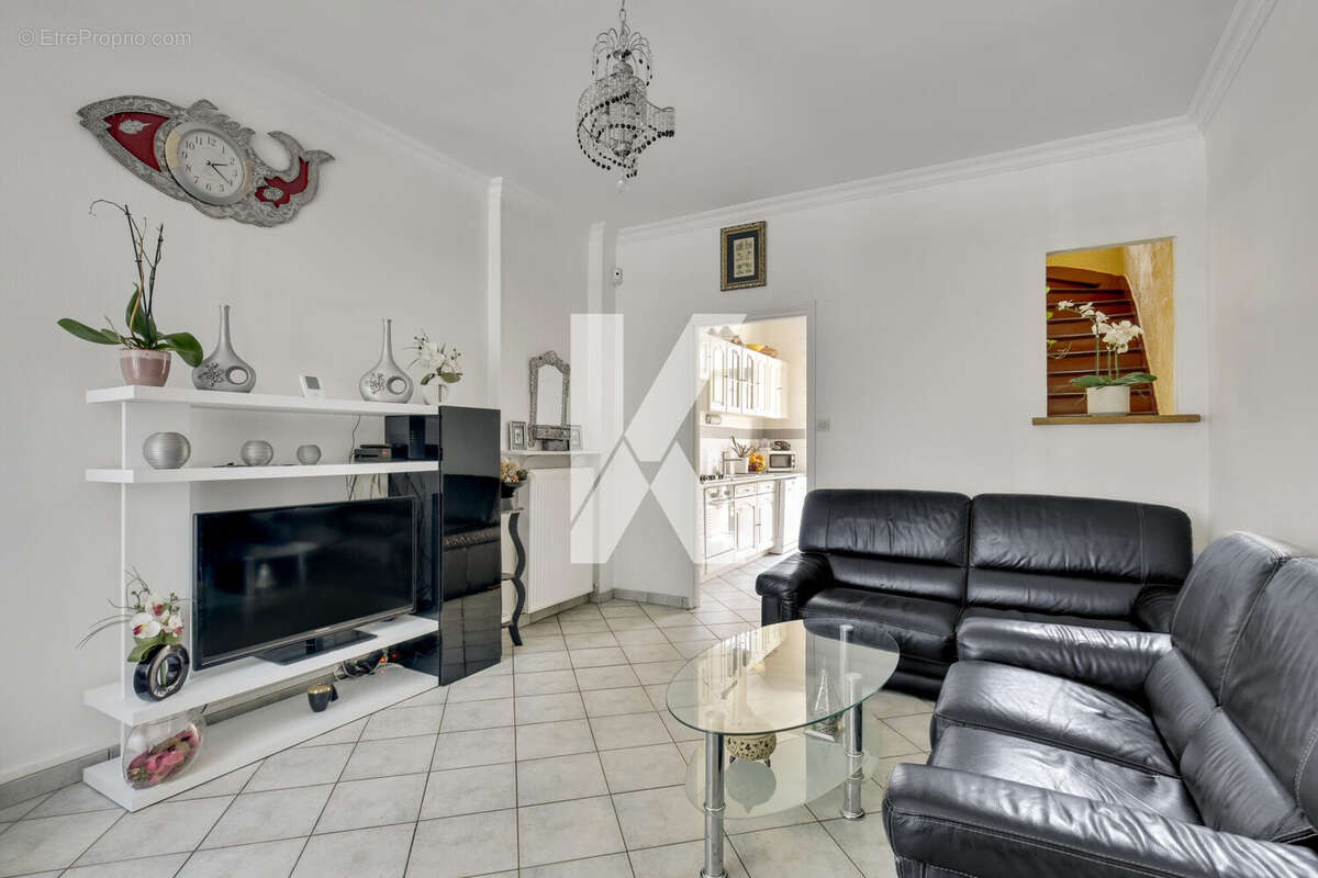 Séjour sur rue - Maison à ARGENTEUIL