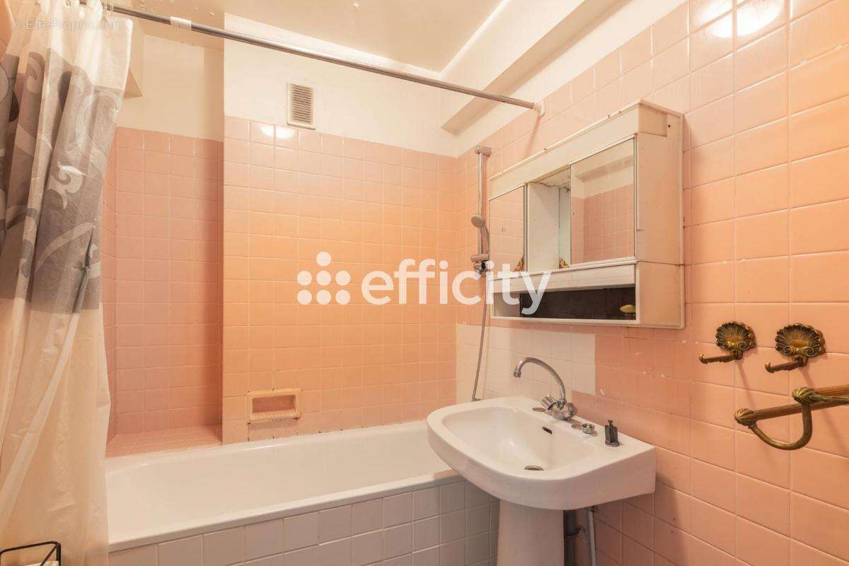 Maison à LES CLAYES-SOUS-BOIS