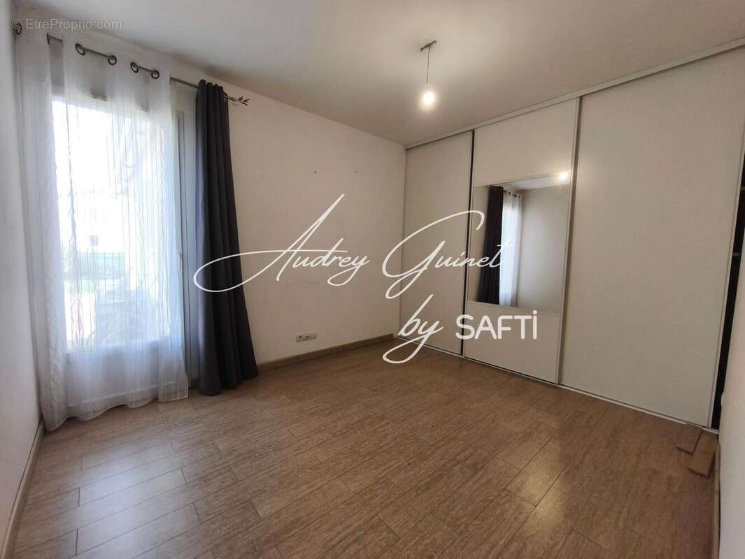 Maison 134 m² à Saint-Cyr  - photo 8
