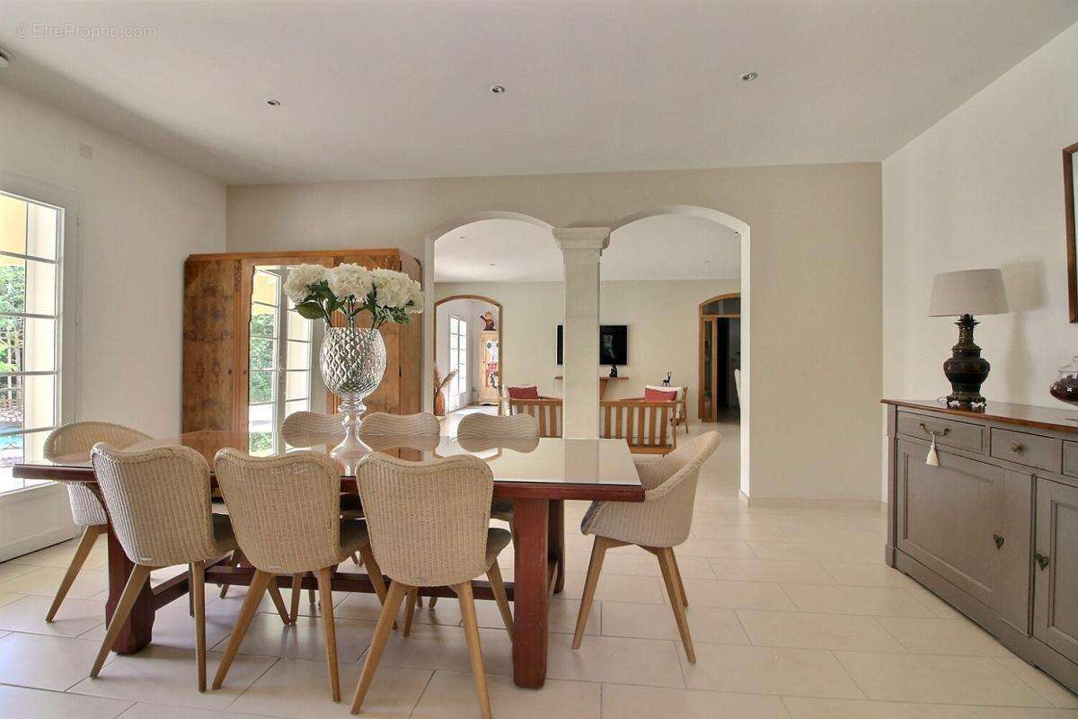 Maison à L&#039;ISLE-SUR-LA-SORGUE