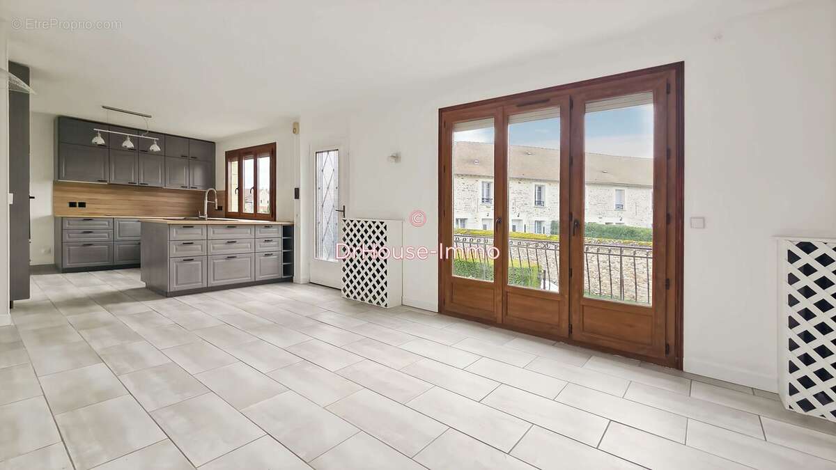 Appartement à MAUCHAMPS