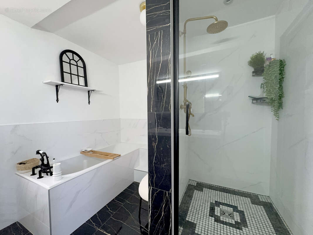 Maison à FONTAINE-HENRY