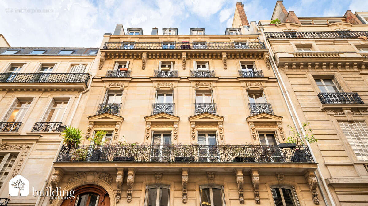 Appartement à PARIS-17E