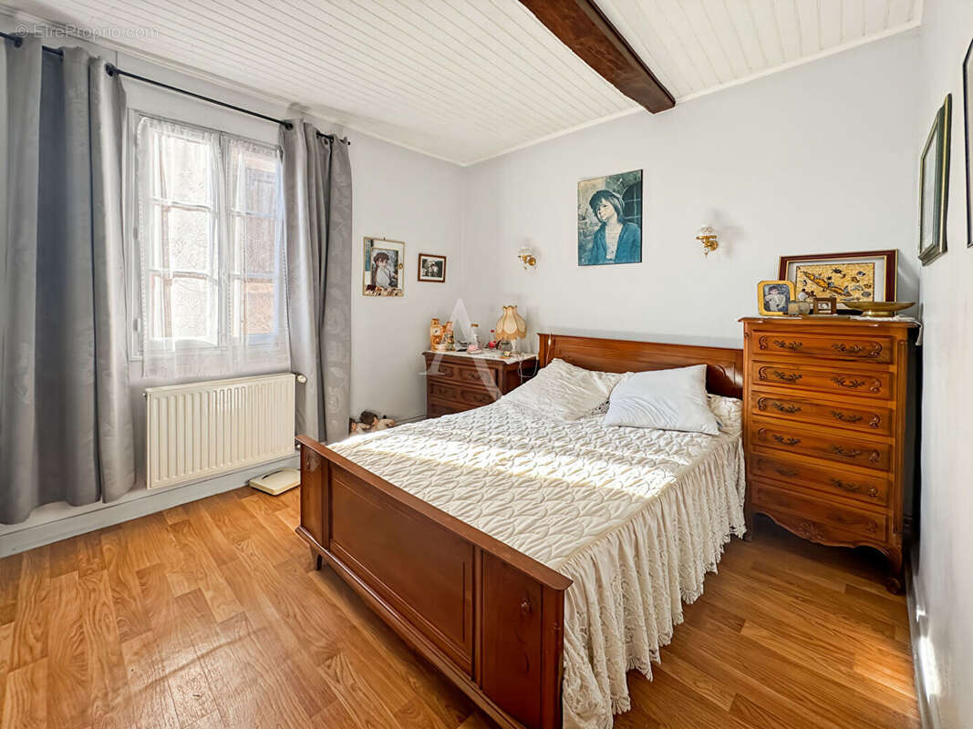 Maison à PUY-L&#039;EVEQUE