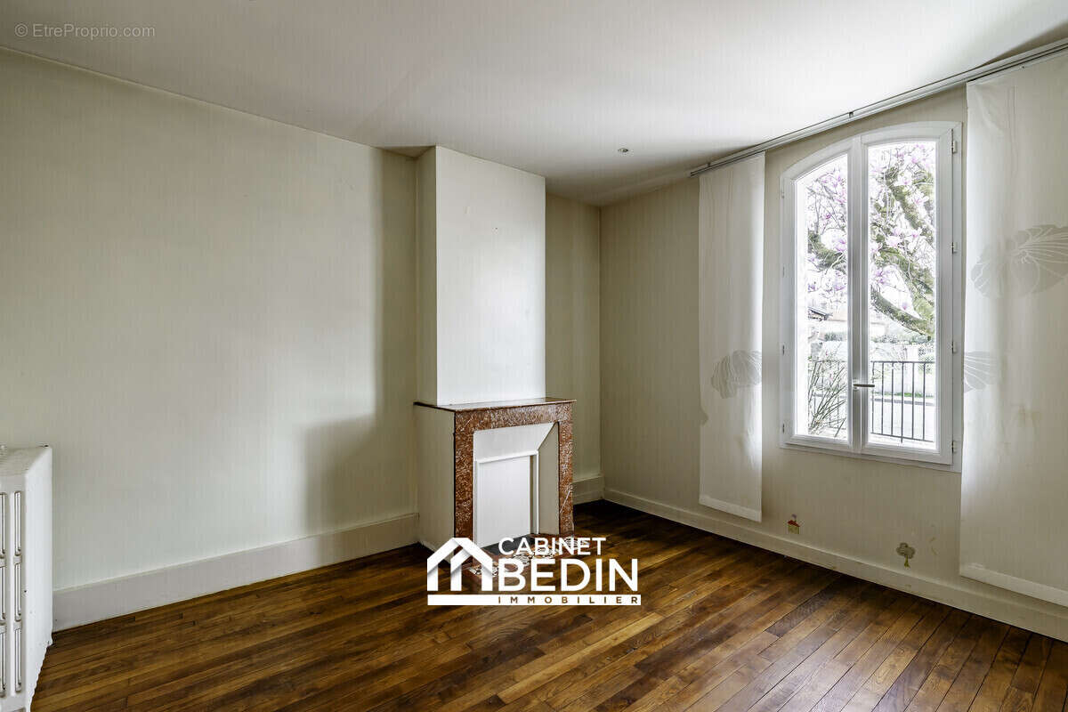 Maison 176 m² à Coutras  - photo 6