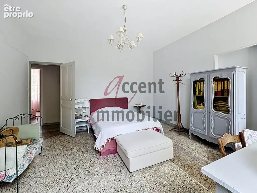 Mollégès, maison et gite avec piscine et terrain de 2000m² - photo 7