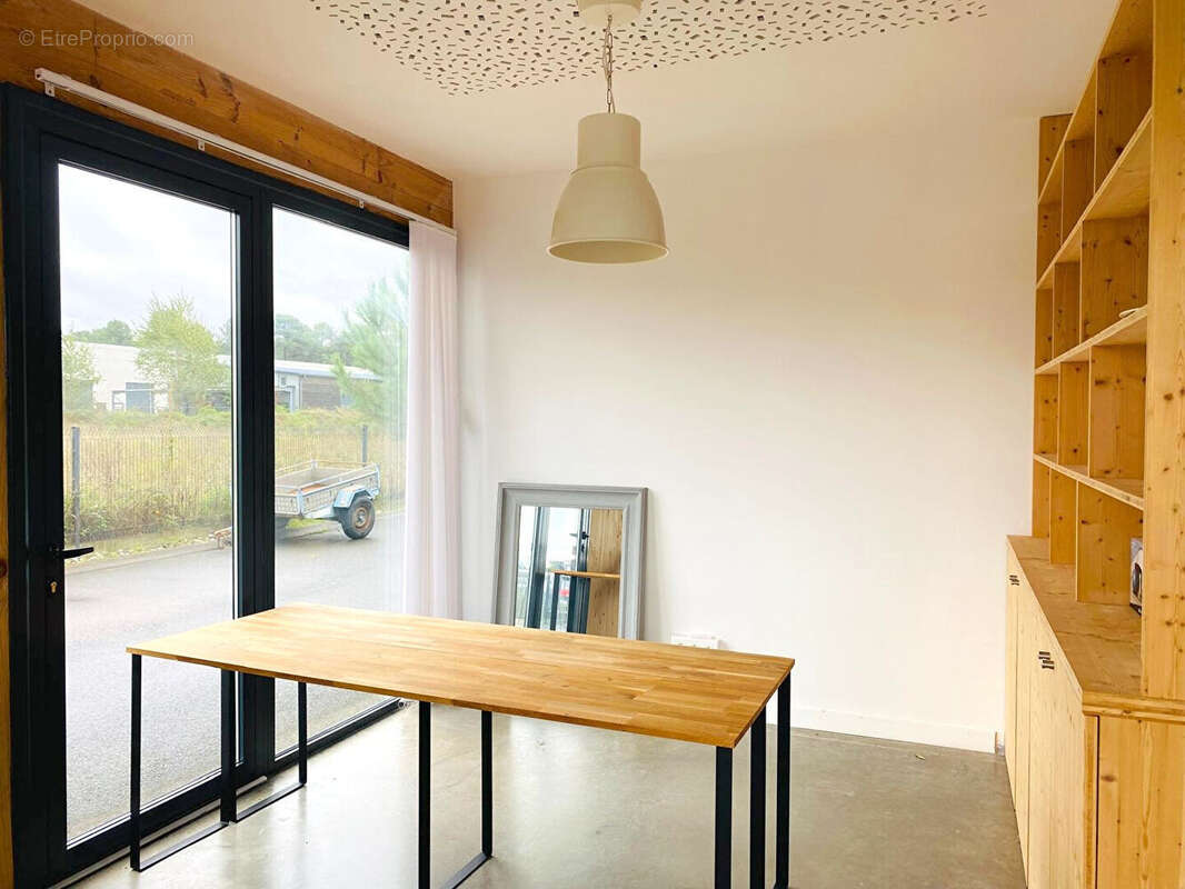 Commerce à LA TESTE-DE-BUCH