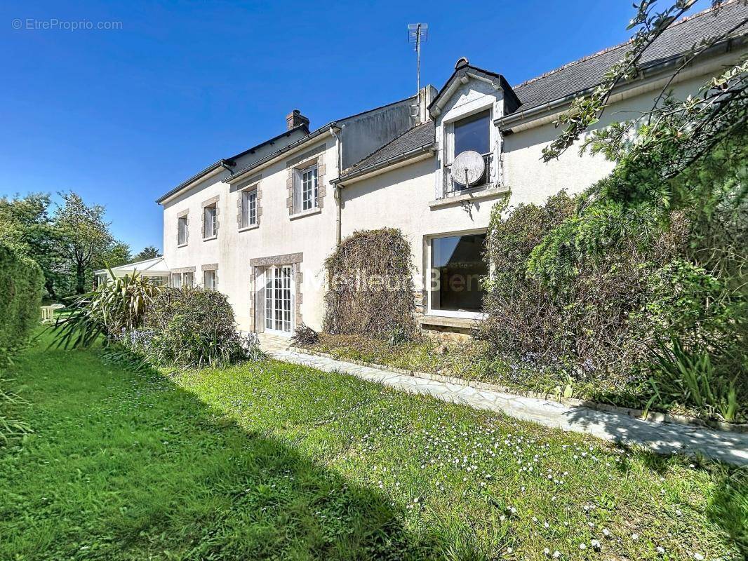 Maison à MONTREUIL-LE-GAST