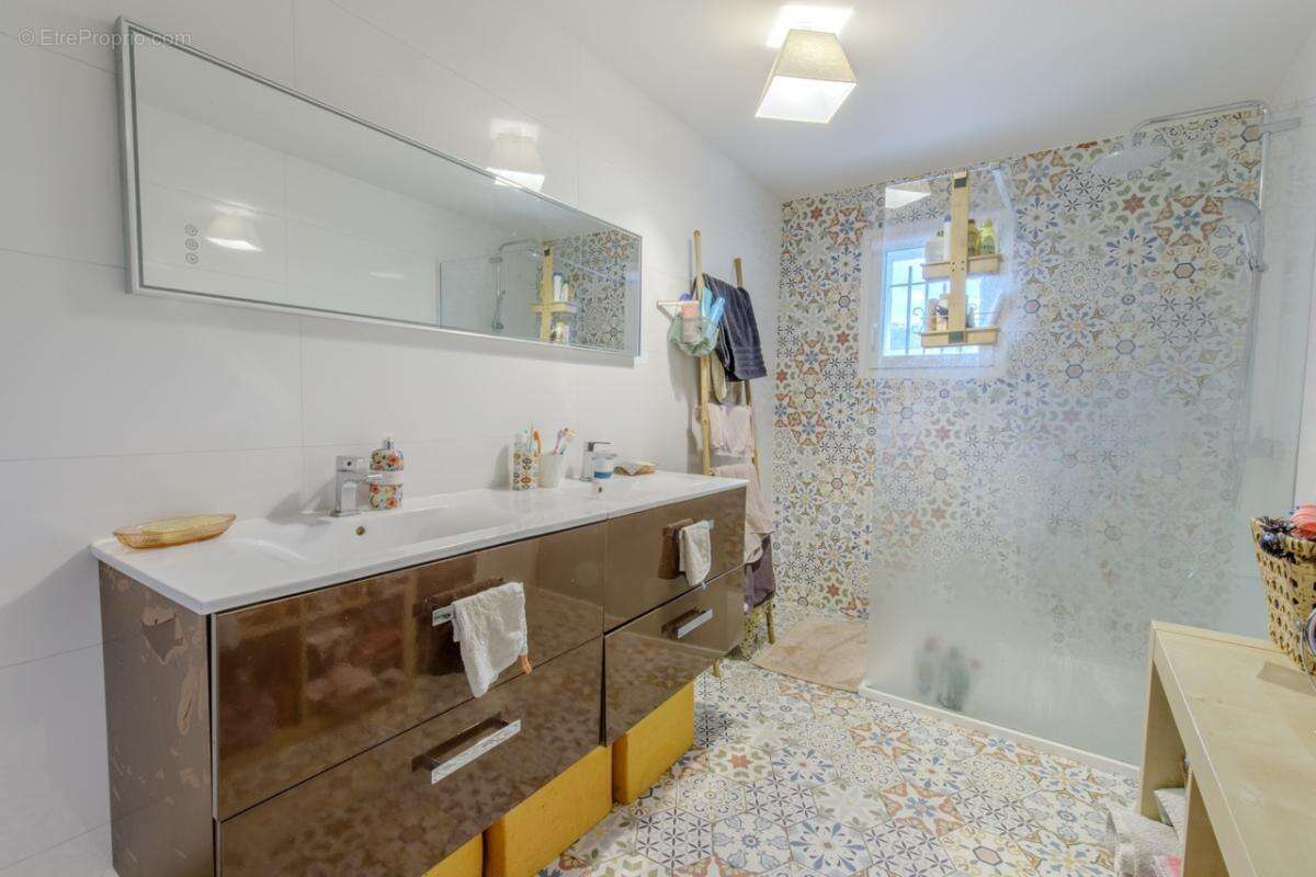 Vert - Maison à vendre avec division possible du terrain - photo 11