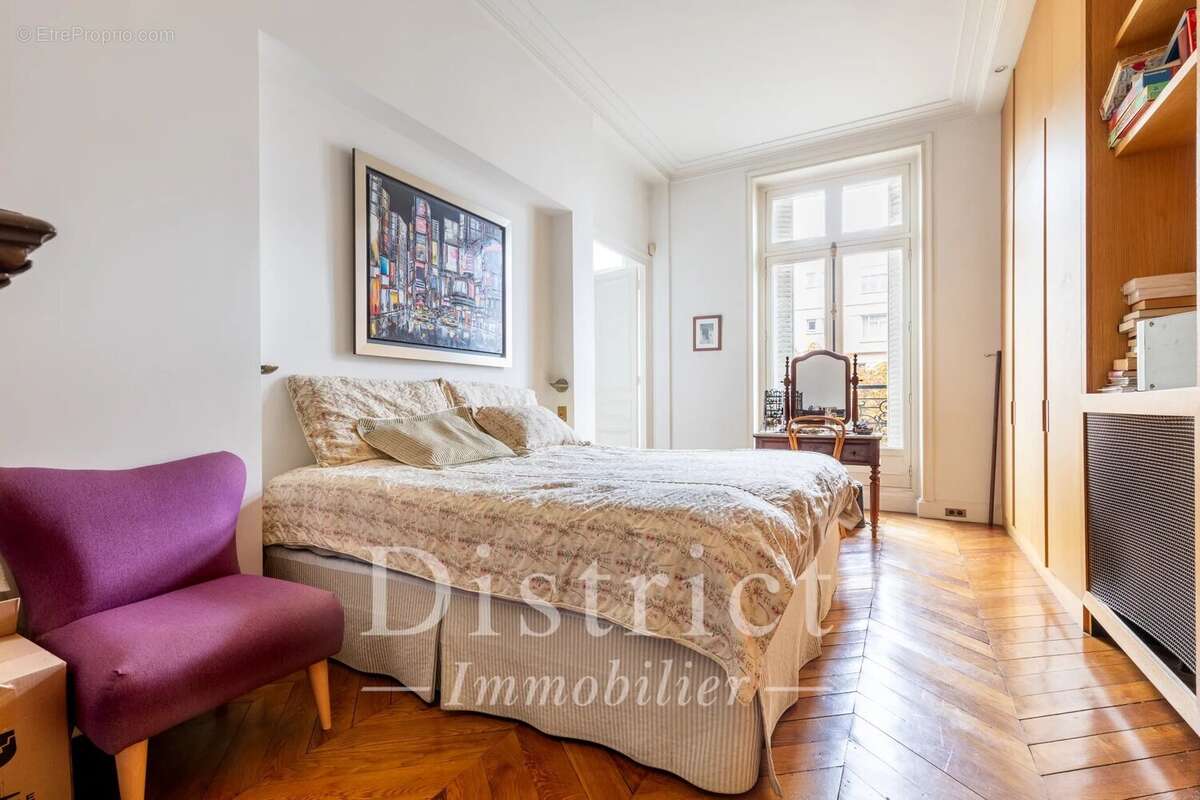 Appartement à PARIS-8E
