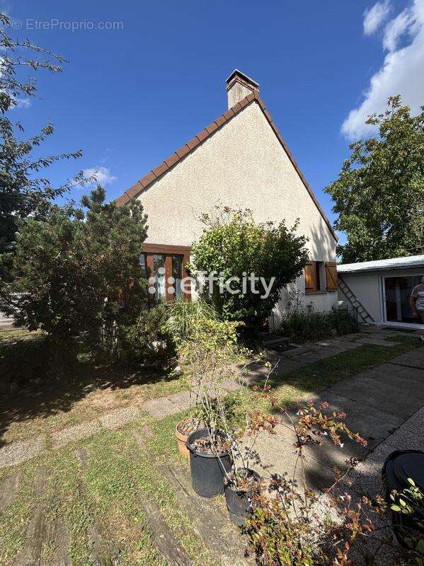 Maison 100 m² à Persan  - photo 2