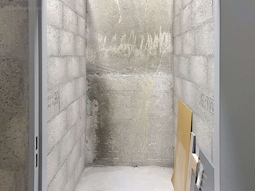 4 pièces récent - terrasse - cave - balcon - parking - à vendre - La Courrouze - photo 14