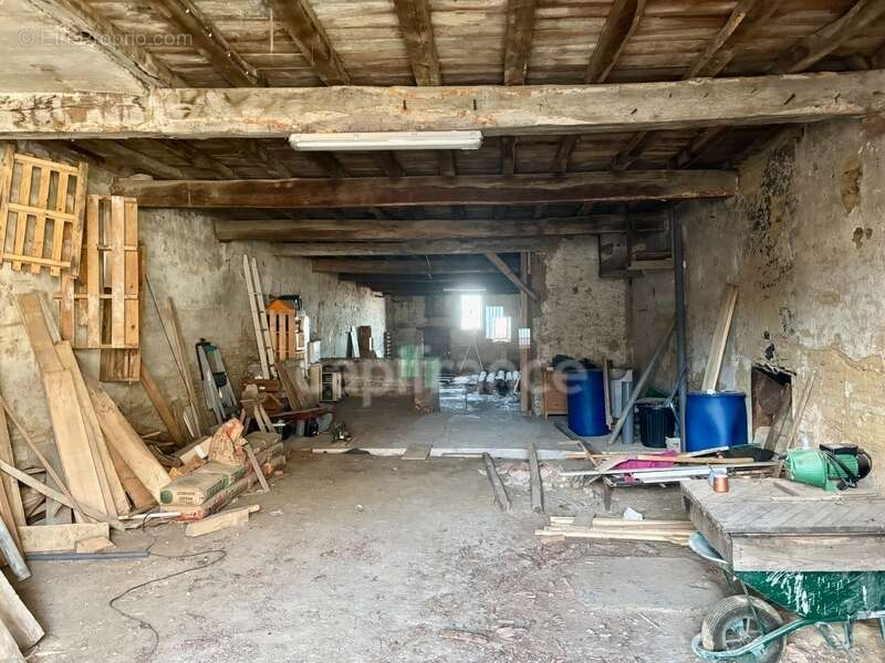 Grange à Rénover de 360M2 au coeur d'un village près de Beaumont-de-Lomagne (82) - photo 2