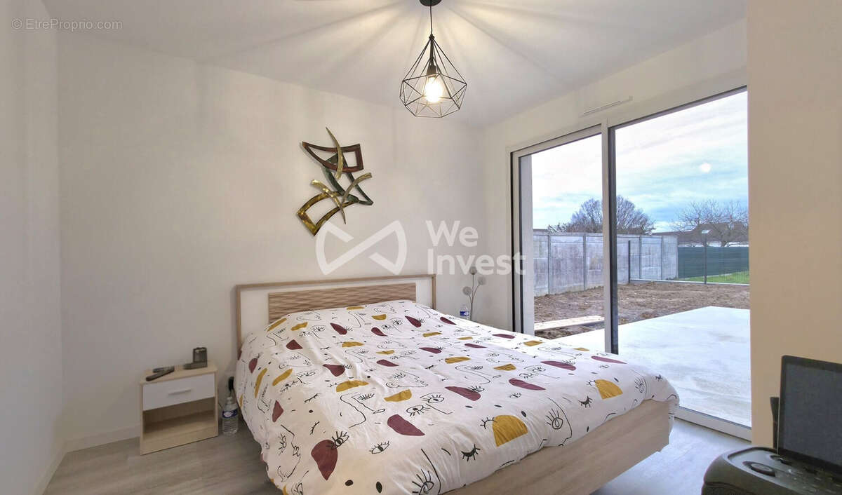 Maison à NEUVILLE-SUR-SARTHE