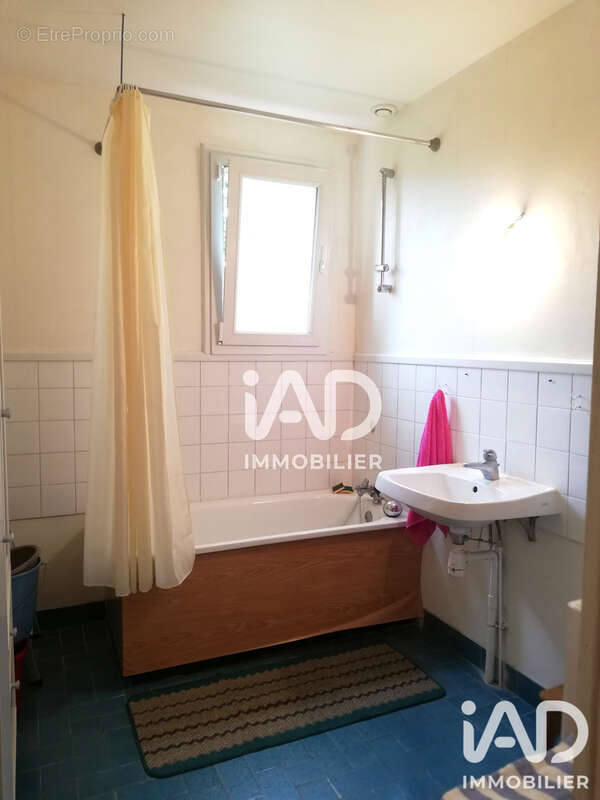 Maison 82 m² à Sainte-Suzanne  - photo 8