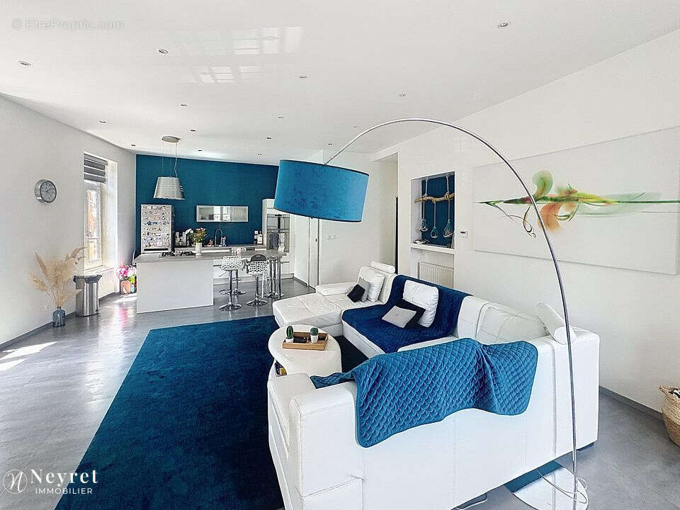 Appartement à SAINT-ETIENNE