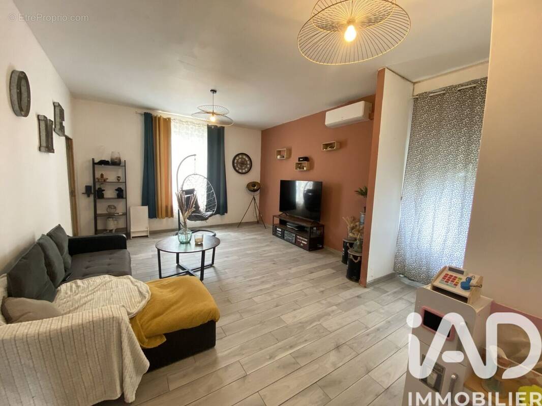 Photo 1 - Maison à VOUNEUIL-SUR-VIENNE