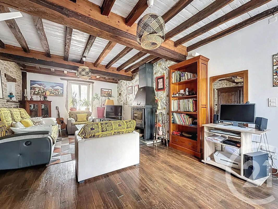 Maison à BELLENOT-SOUS-POUILLY