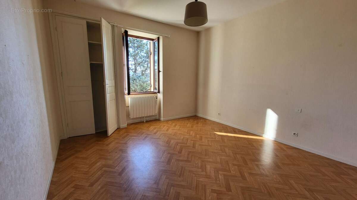 Maison à SAINT-GERMAIN-DU-SALEMBRE