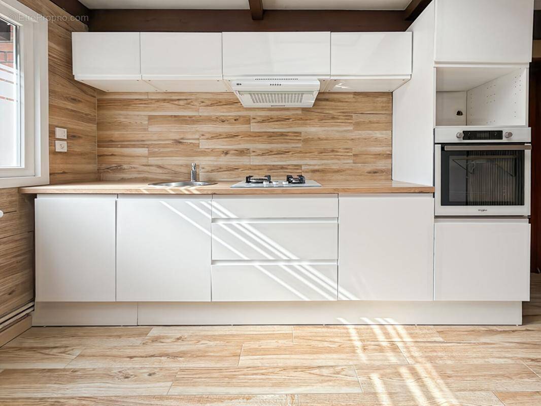 Maison à LA CHAPELLE-D'ARMENTIERES