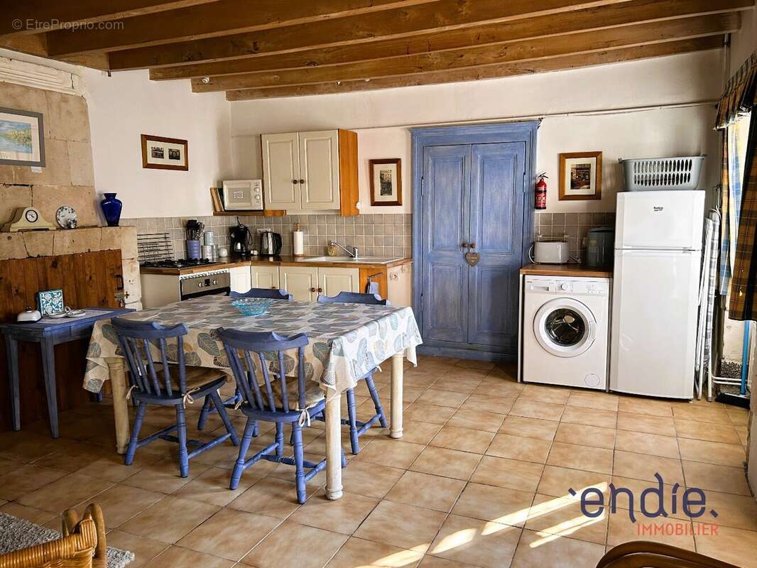 Maison à SAINT-REMY-SUR-CREUSE