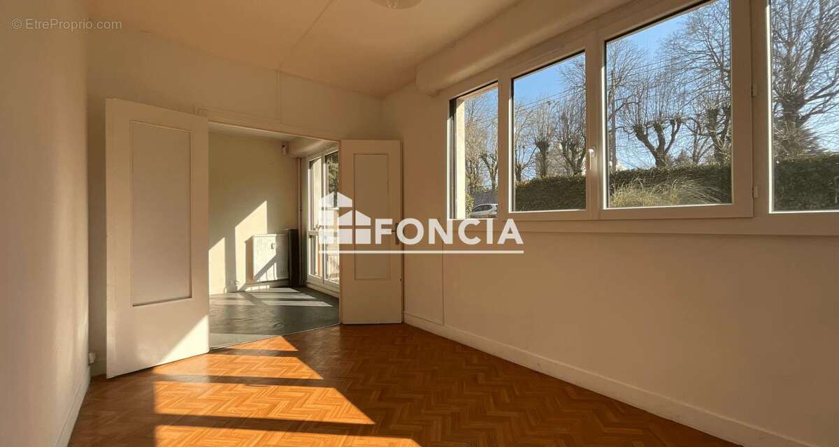 Appartement à CORBEIL-ESSONNES