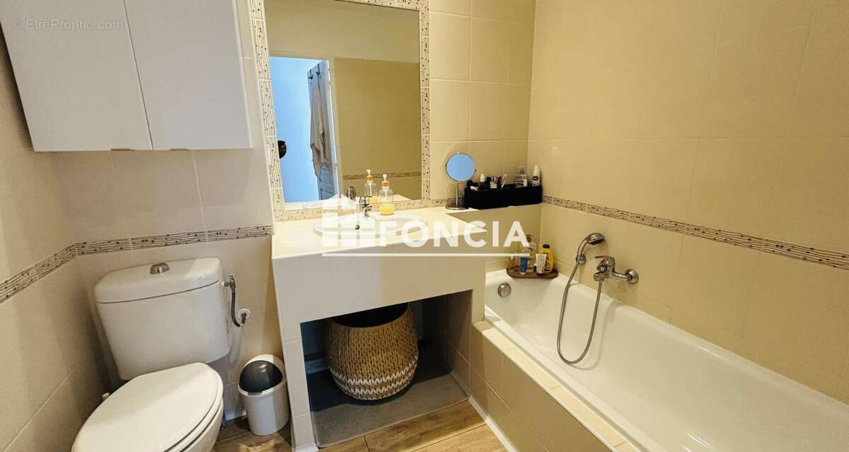 Maison à ROQUEBRUNE-SUR-ARGENS