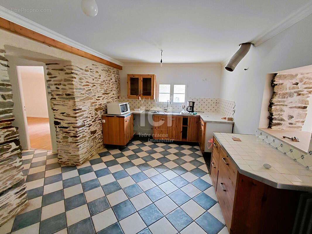 Maison à SAINTE-LUCE-SUR-LOIRE