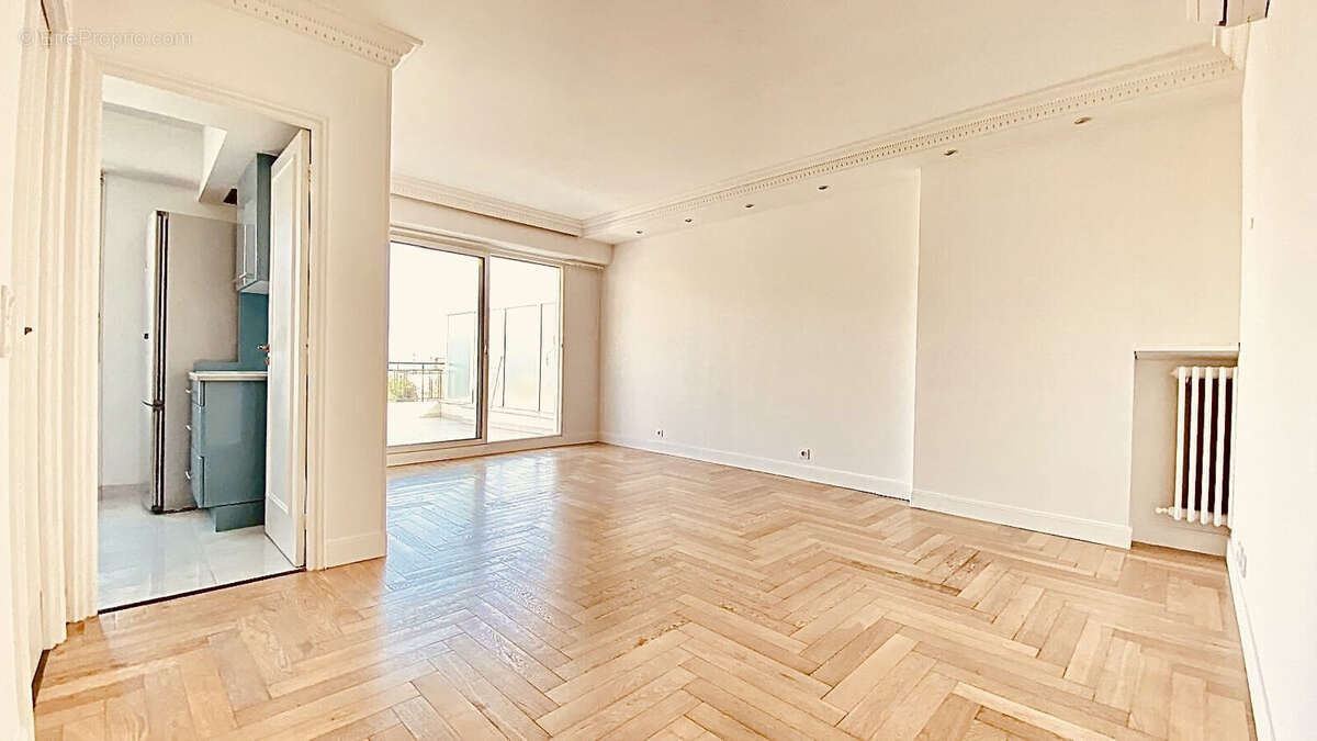 Séjour / Salle à manger - Appartement à NICE