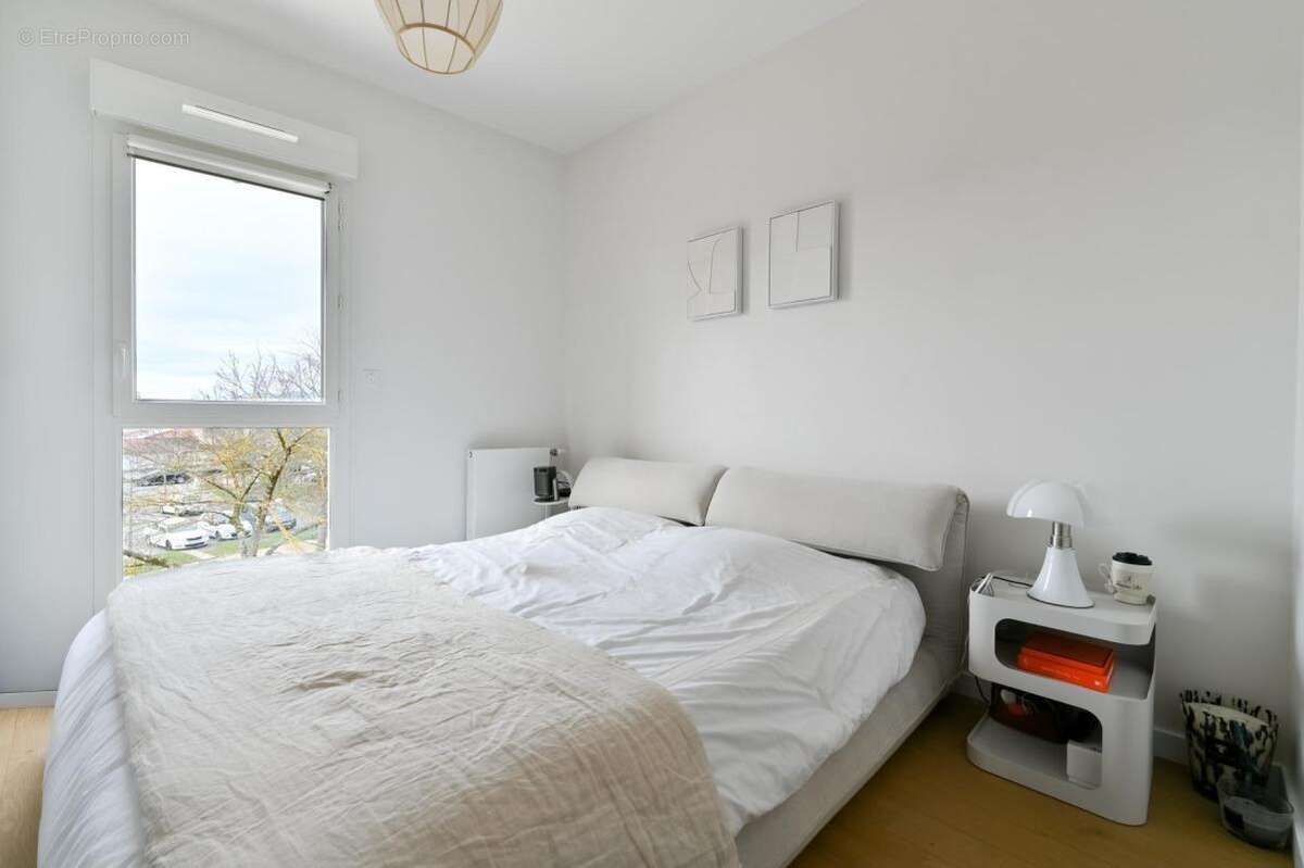 Appartement à SAINT-GENIS-LES-OLLIERES